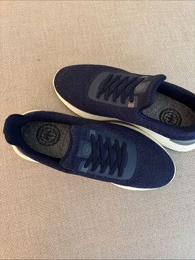 Peter Millar Navy Knit Lace-Up Sneakers with White Sole